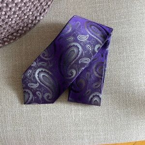 Van Heusen Men’s Silk Tie Paisley Purple